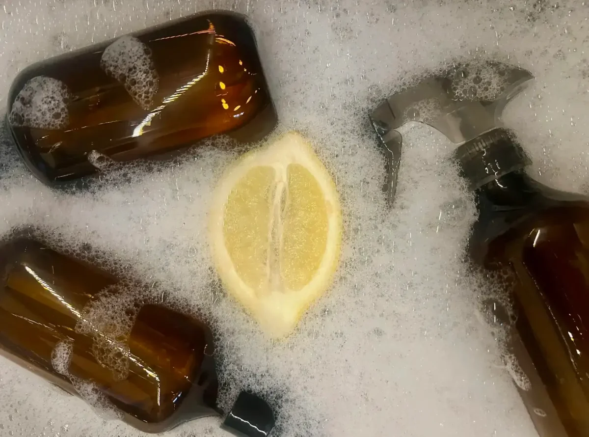 Rengøring emballage og citron